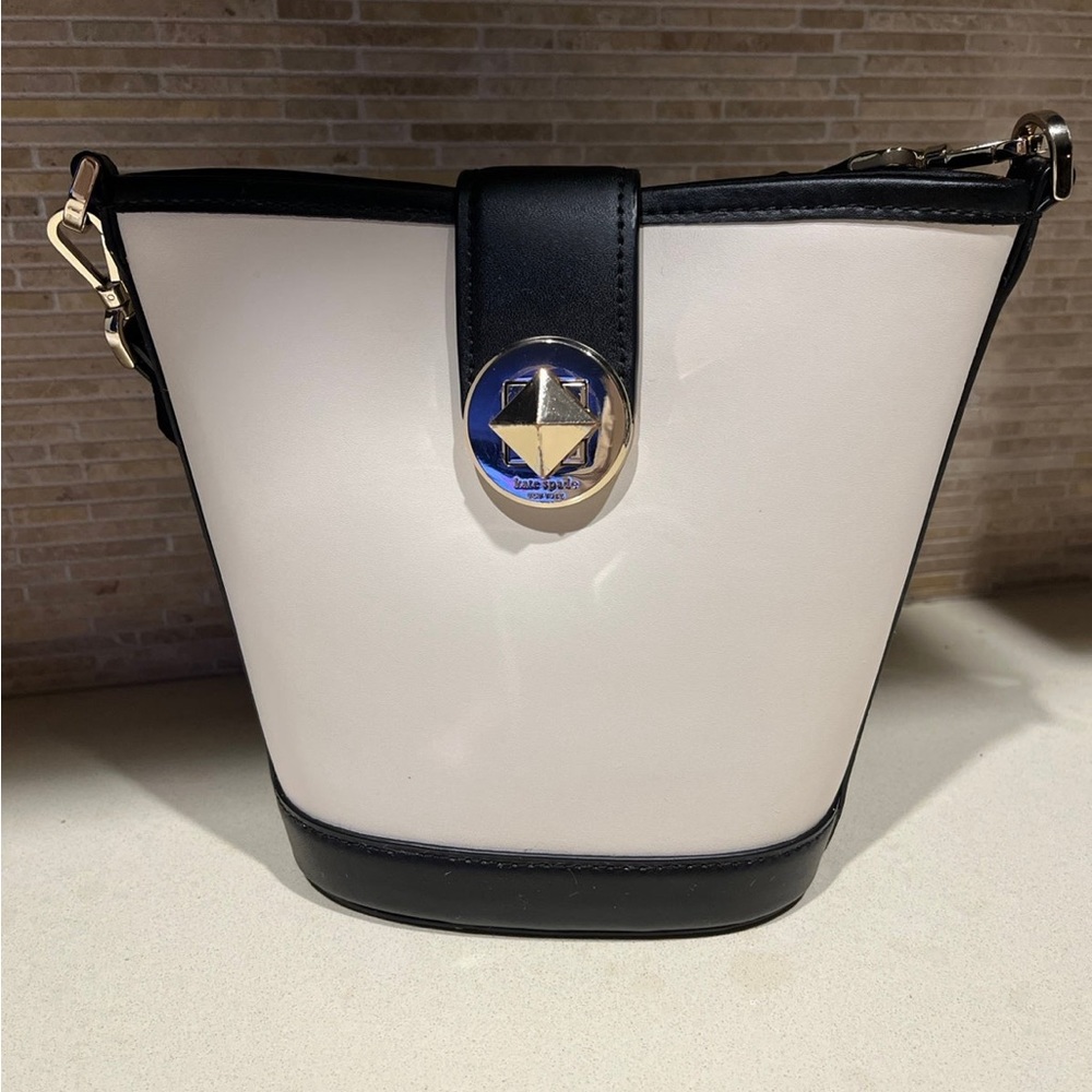 Kate Spade Color-block bucket bag